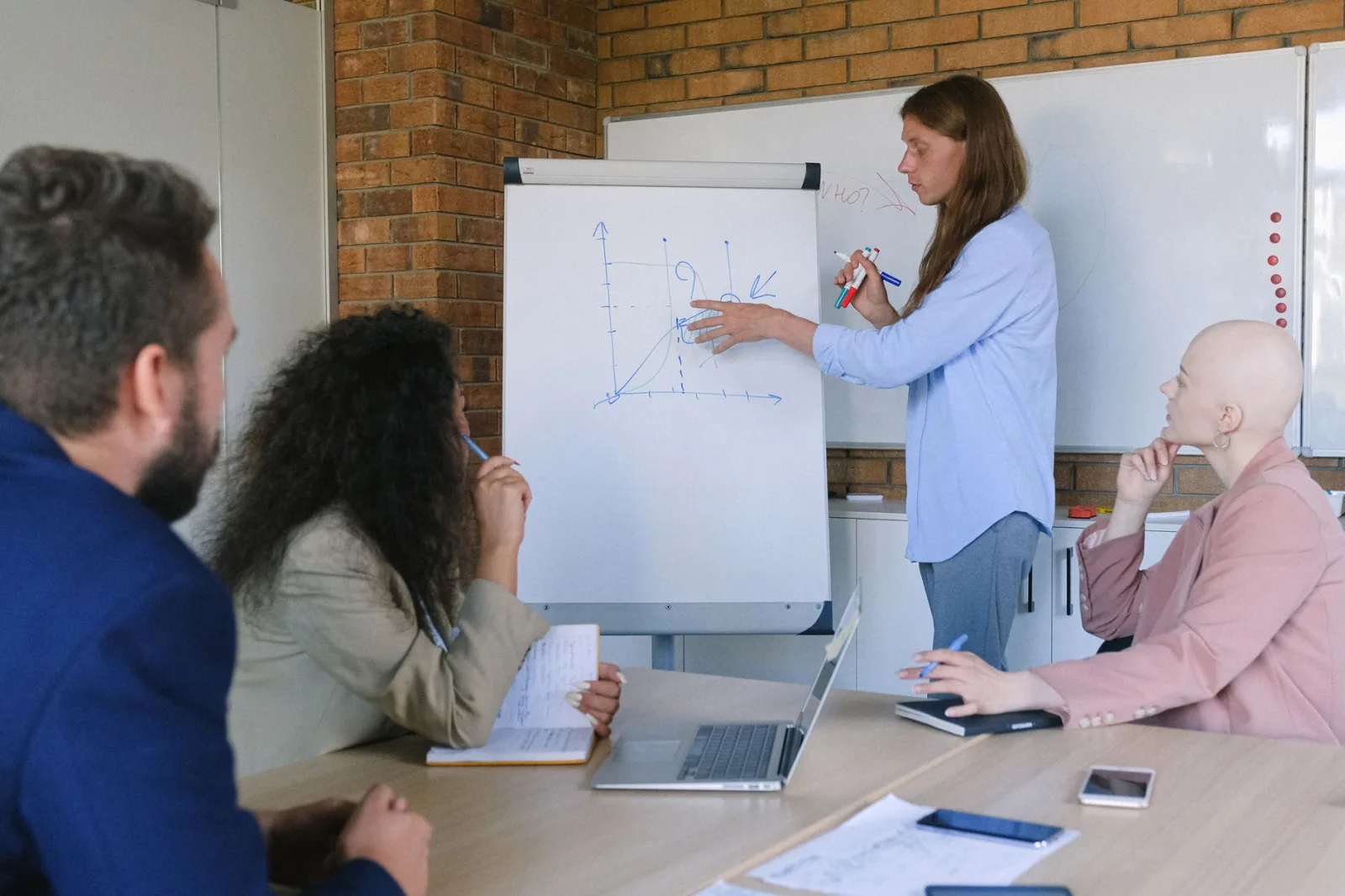 Professional setting related to this industry, used to illustrate the SEO service context